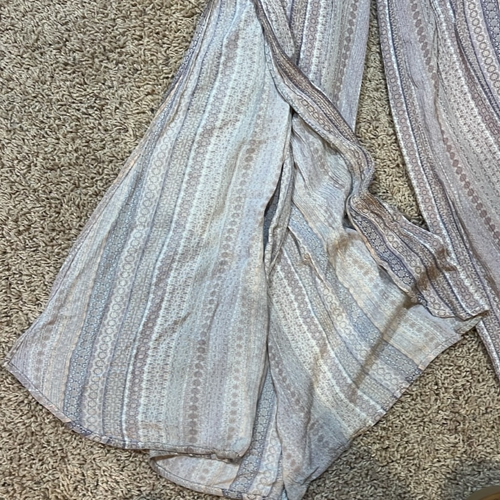 Purple High Waisted Flowy Pants (Size M) - Picture 2 of 4